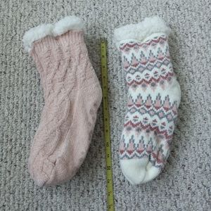 Muk Luks Women's Fuzzy Chenille Plush Lined Cabin Socks - NWOT